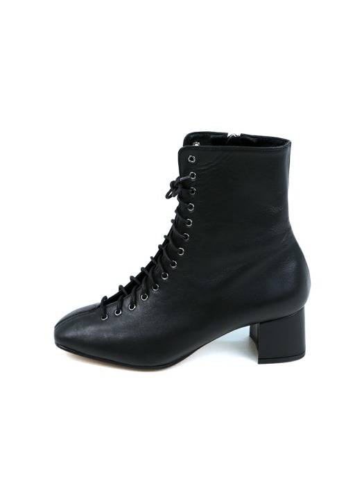main lace up ankle