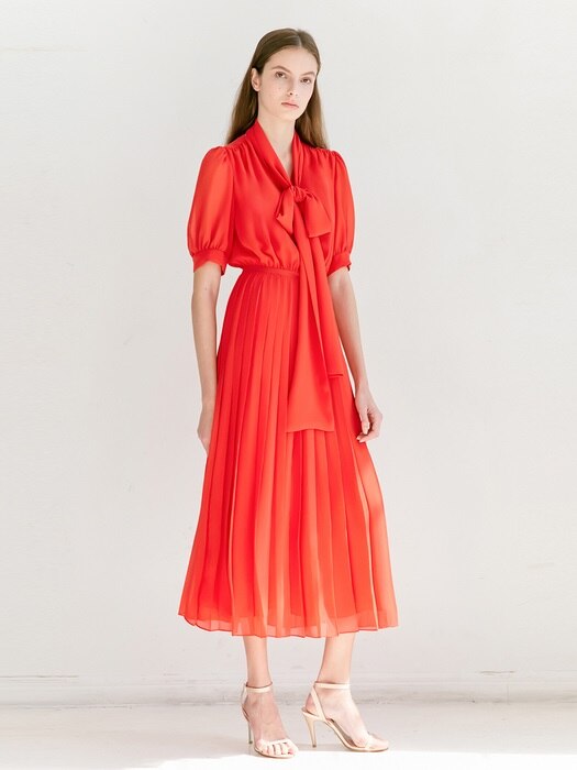 [미전시]SOPHIE V-neck button down detail pleated maxi dress (Tomato Red)