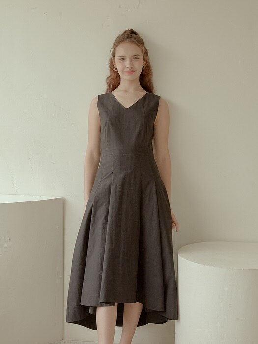 Latte Sleeveless Dress[Black]