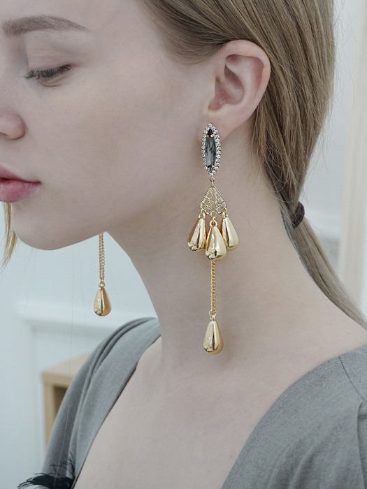 Chandelier gold earrings