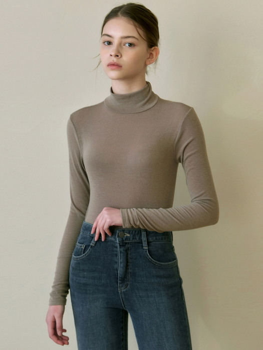 BREEZE TURTLENECK TOP_IVORY