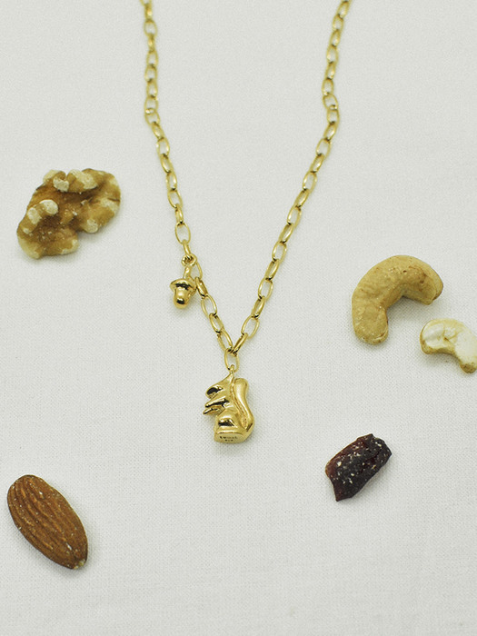 Nut-lover Necklace