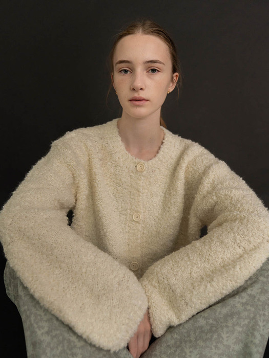 Round Fit Boucle Cardigan - Ivory