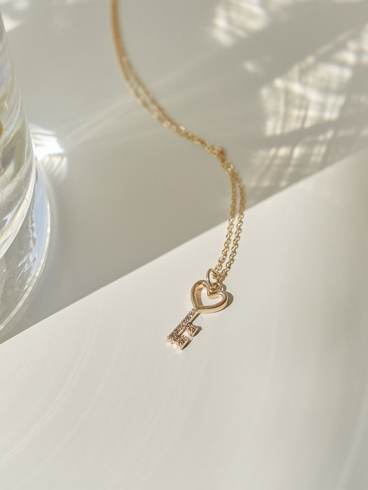 14k Lovely Heart Key Necklace