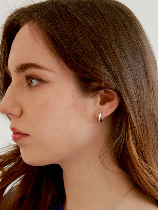 Triomphe Simple Earring