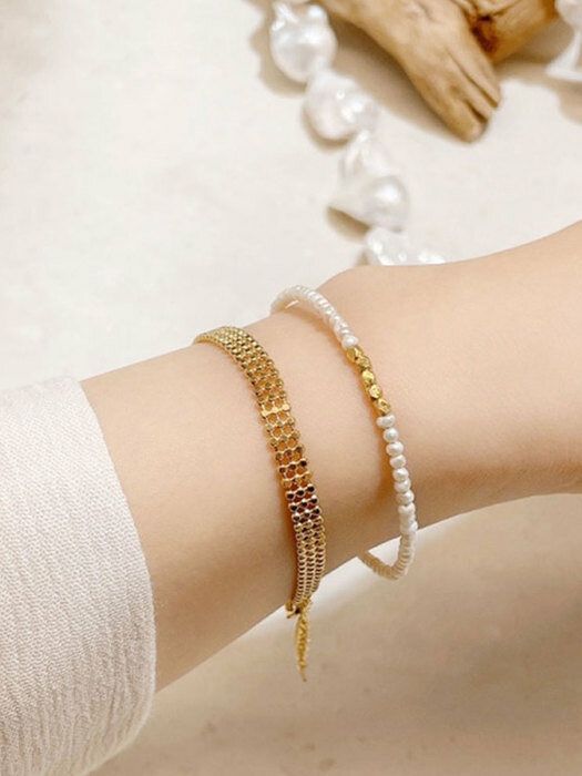 Layer Pearl Bracelet
