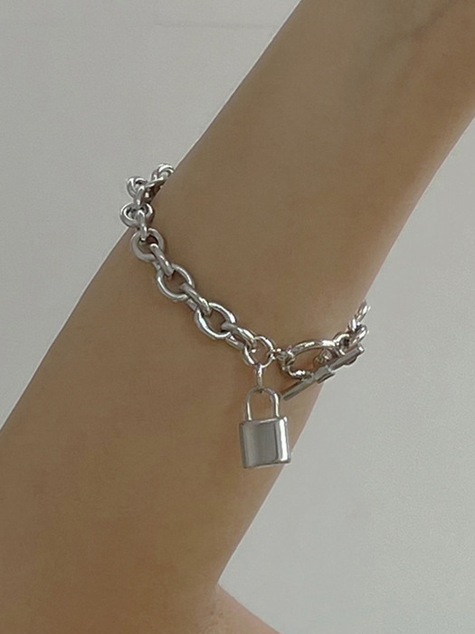 Bold Lock Sergical Steel Bracelet