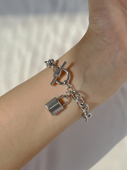 Bold Lock Sergical Steel Bracelet