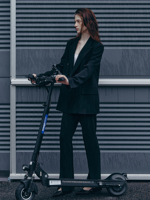 [Drama Signature] Front-Slit Slim Trousers