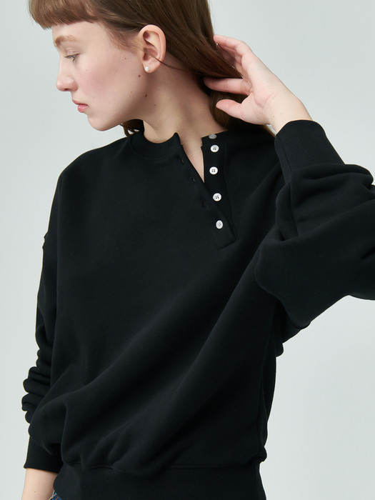 DIAGONAL HENRY NECK SWEATSHIRT BLACK