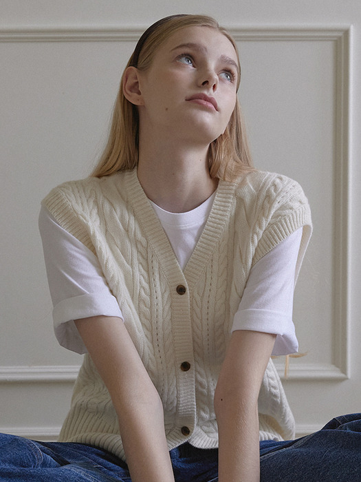 Wool Cable Knit Vest - Ivory