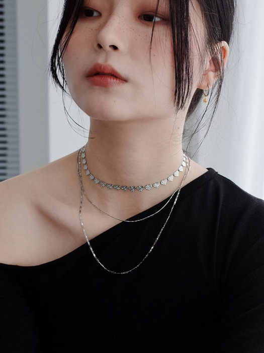 emboss heart choker