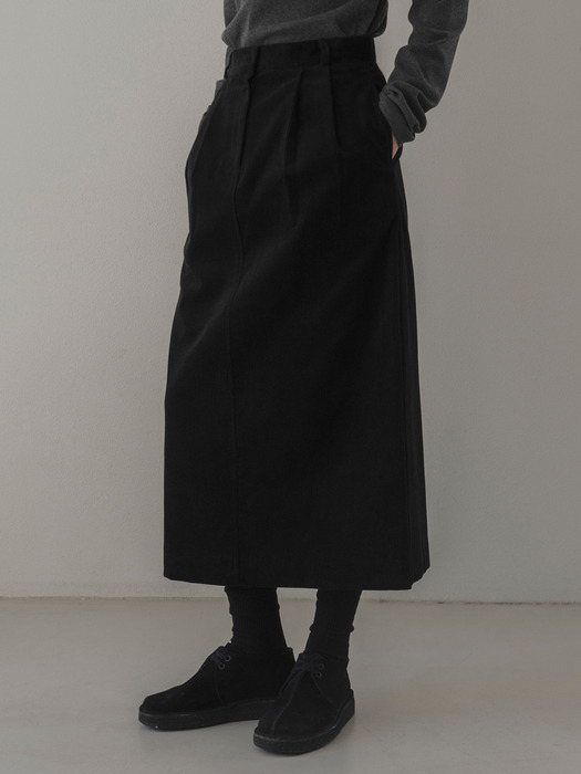 Corduroy H-line skirt (black)