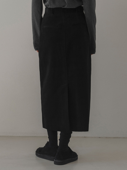 Corduroy H-line skirt (black)