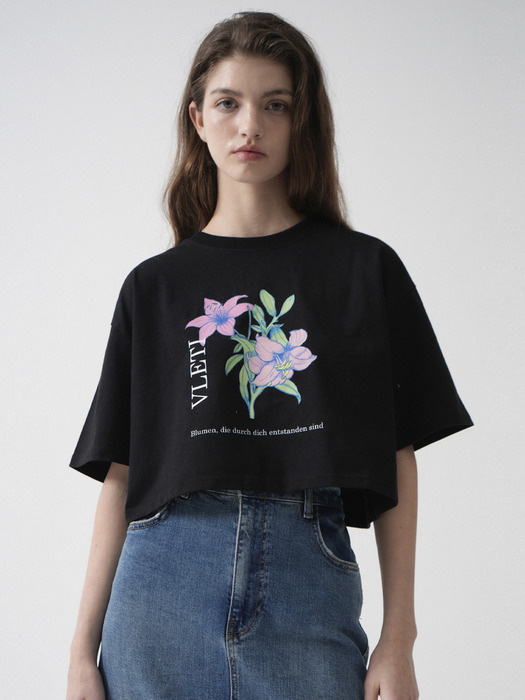 Flower Art Work Printing Crop T-shirt (Black)