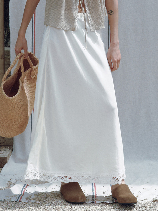 Via Olivia strap long skirt (Ivory)