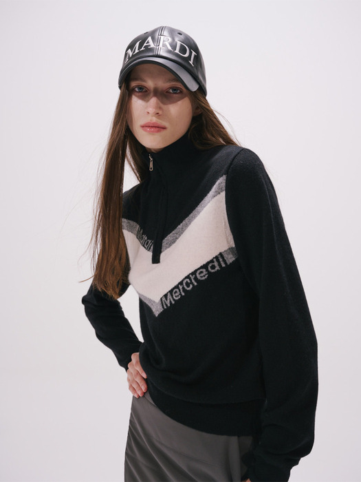 V LOGO JACQUARD HALF ZIP UP KNIT TOP_BLACK IVORY