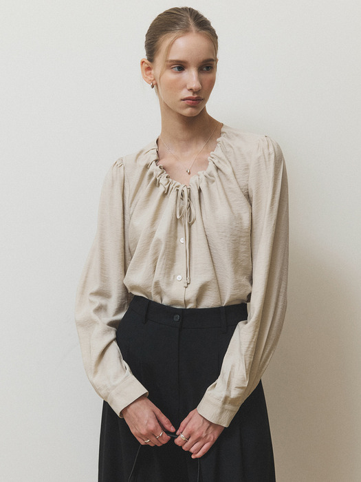 Strap gathered blouse_Beige