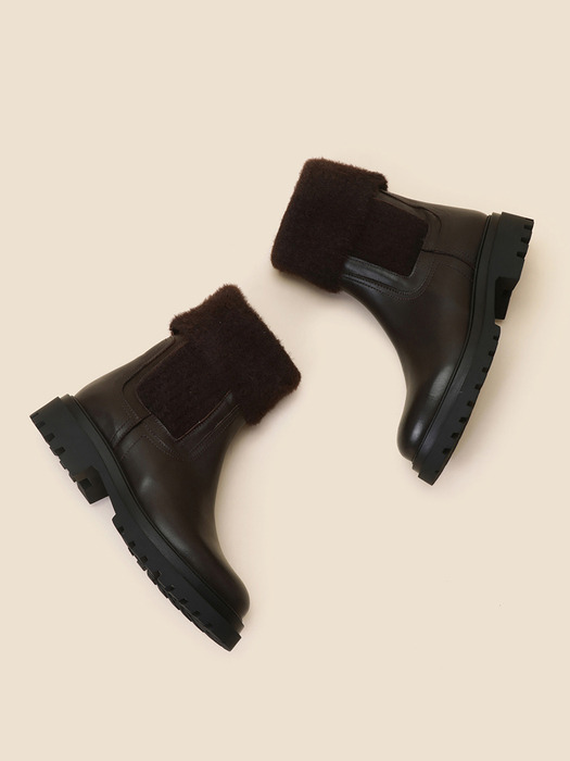 Fuzzy chelsea boots(brown)_DG3CW24602BRN