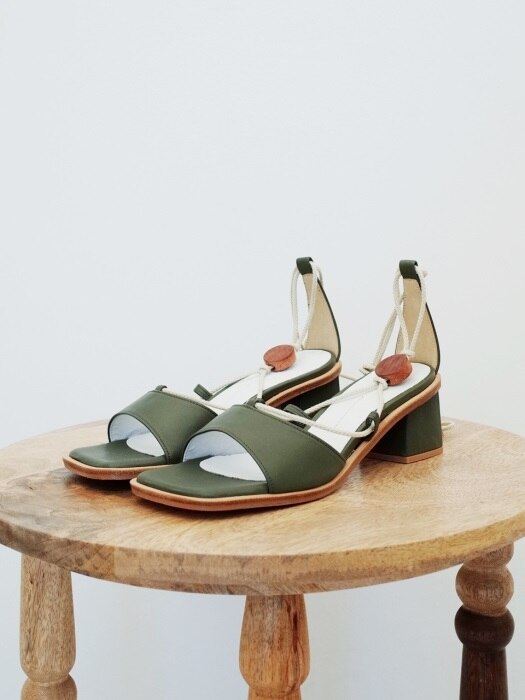 Wood ornament strap sandals Olive green