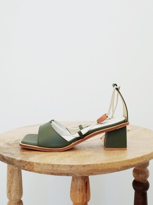 Wood ornament strap sandals Olive green