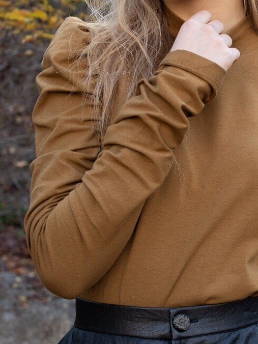 Victoria Puff Long Sleeve Tee (Honey Brown)