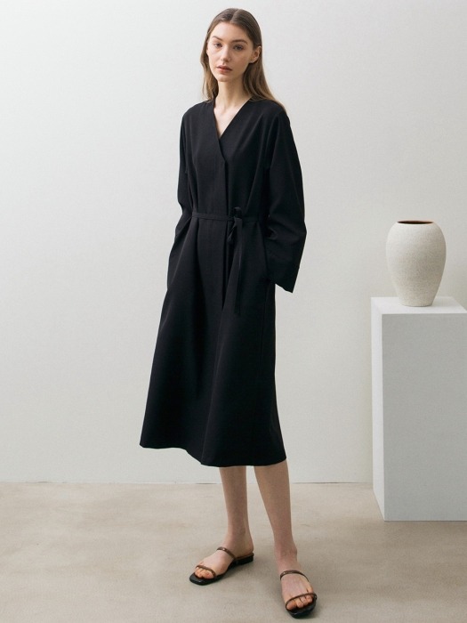 Minimal Robe Dress - Black