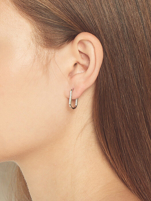 u round cubic earring