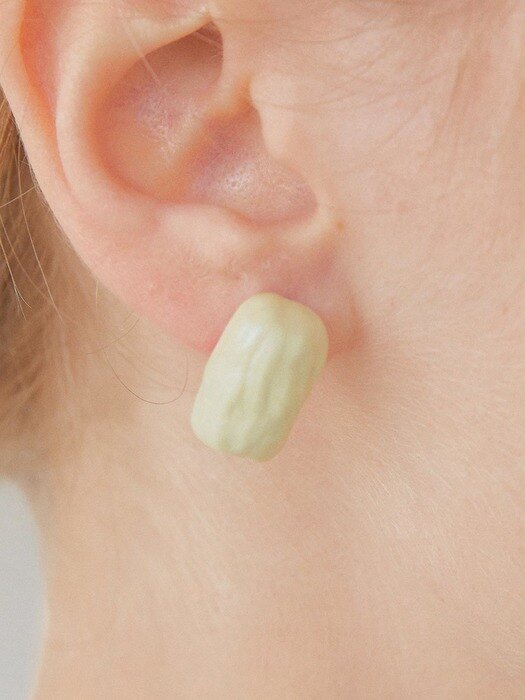 Daily rectangle texture ceramic earring(White)