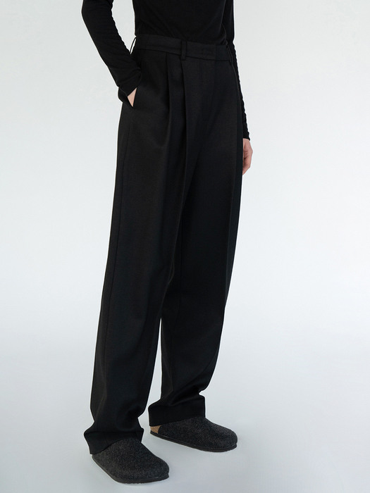 Pleated Wide Trousers / Black