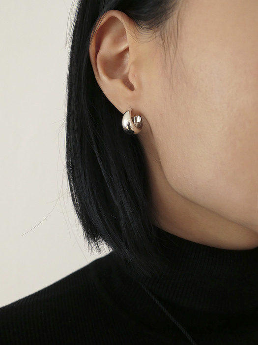 bold Curve earring