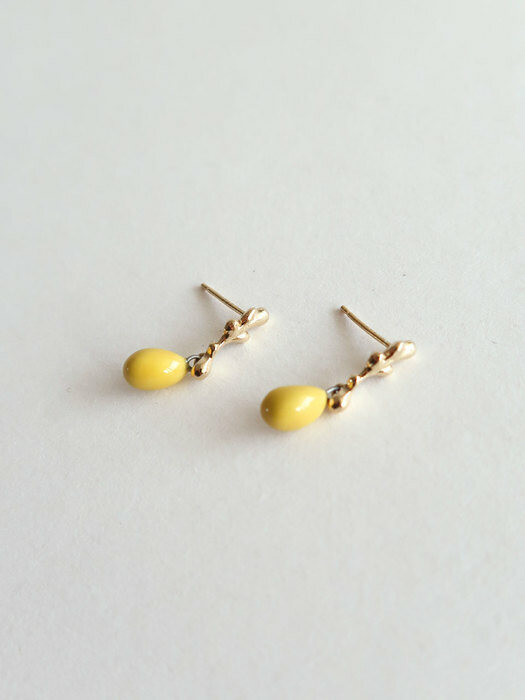 Spring waltz earring [yellow blossom]