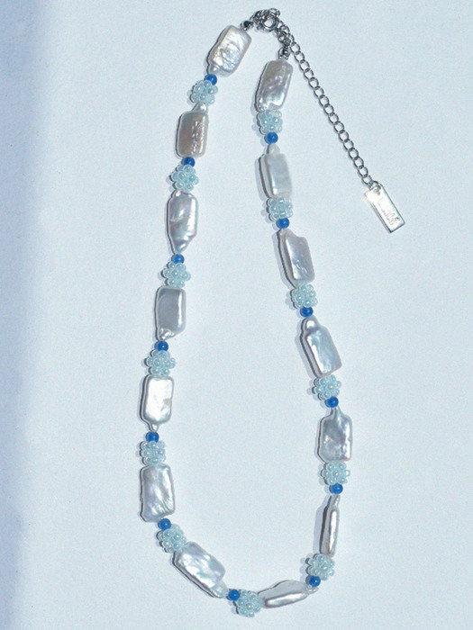 Aquarium Blue Pearl Necklace (Blue)