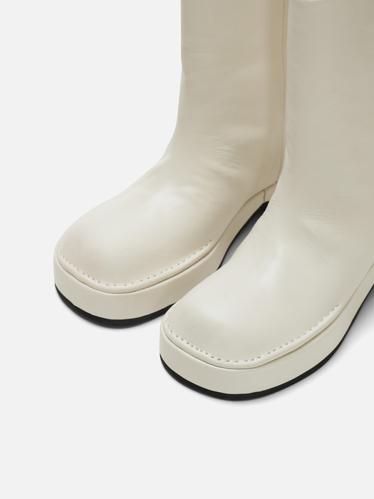 Hoof ankle boots Ivory
