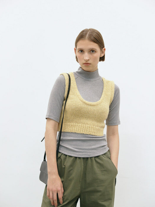 CROP KNIT SLEEVELESS (2COLORS)