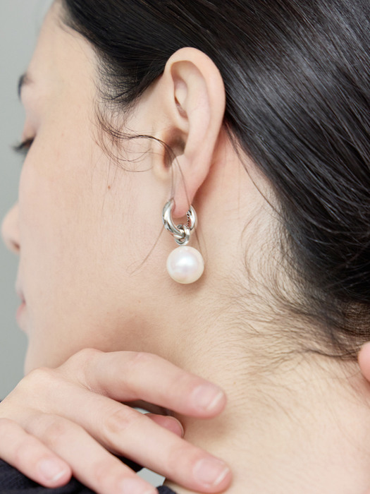 One Touch Big Pearl Earring