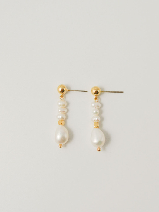 Three Pearls drop Earrings