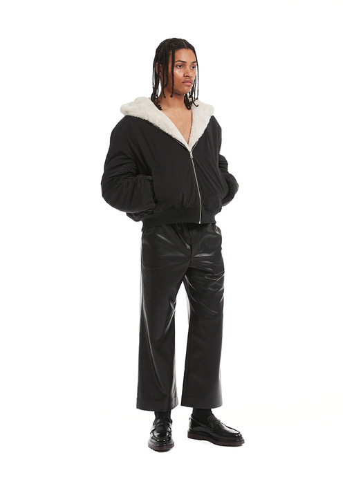[리퍼브세일] Black & White Faux-Fur Reversible Hooded Jumper