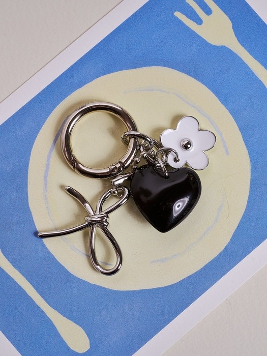 daisy heart keyring