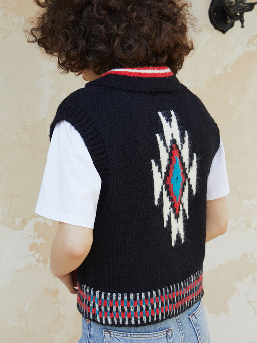 Navaho Alpaca Knit Vest (Black)