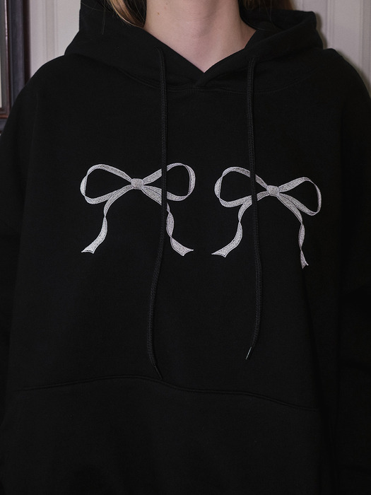 Twin Ribbon Embroidery Hoodie [Black]