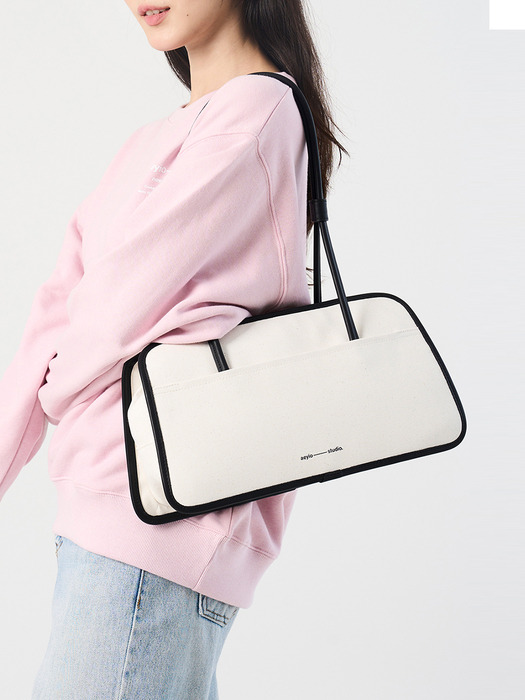 [에이와이오스튜디오]BOWLING BAG (2 Colors) [W CONCEPT]