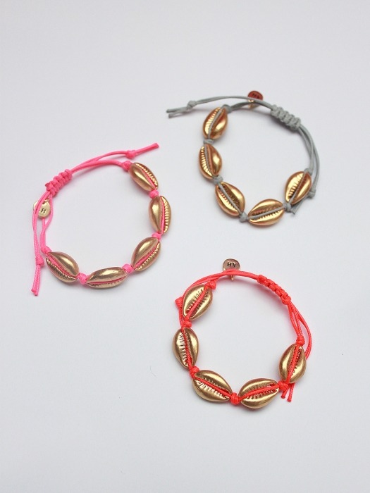 Cowrieshell color khot bracelet (gold + 3color)