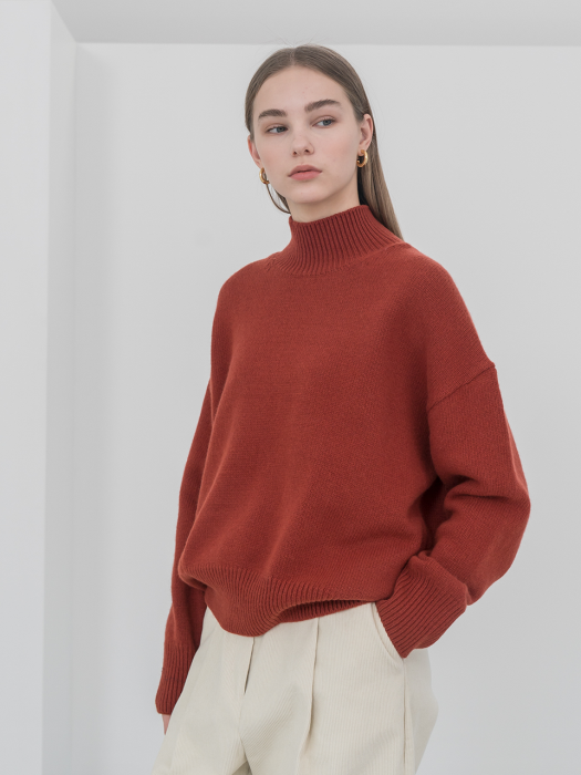 Wool drop shoulder turtle neck sweater in wine