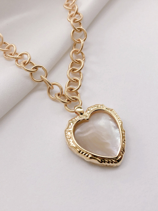 Heart Pendent Chain Necklace