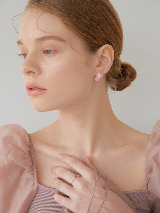 Daily rectangle texture ceramic earring(Pink)