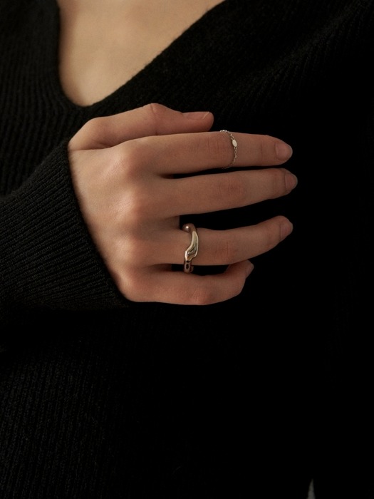 Petal Loop Ring