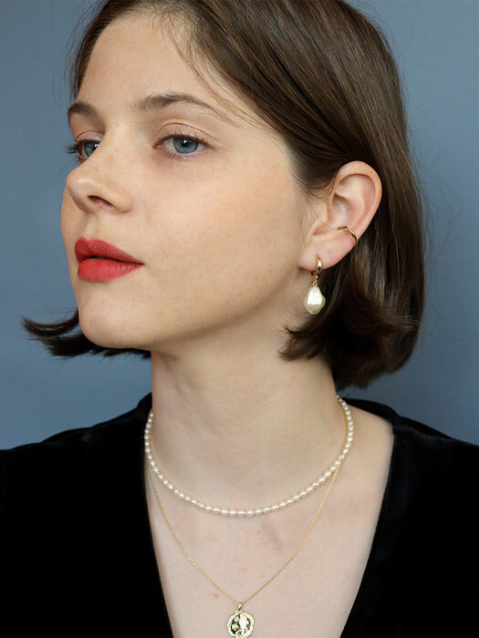 ```drop``` Pearl Earrings