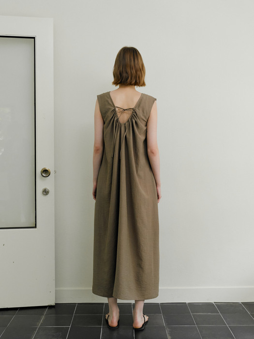 Sleeveless dress(khaki)