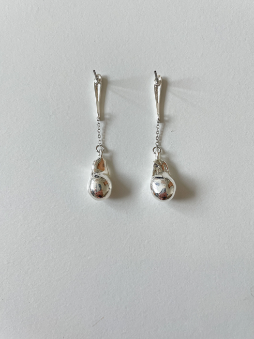 Silver pearl drop
